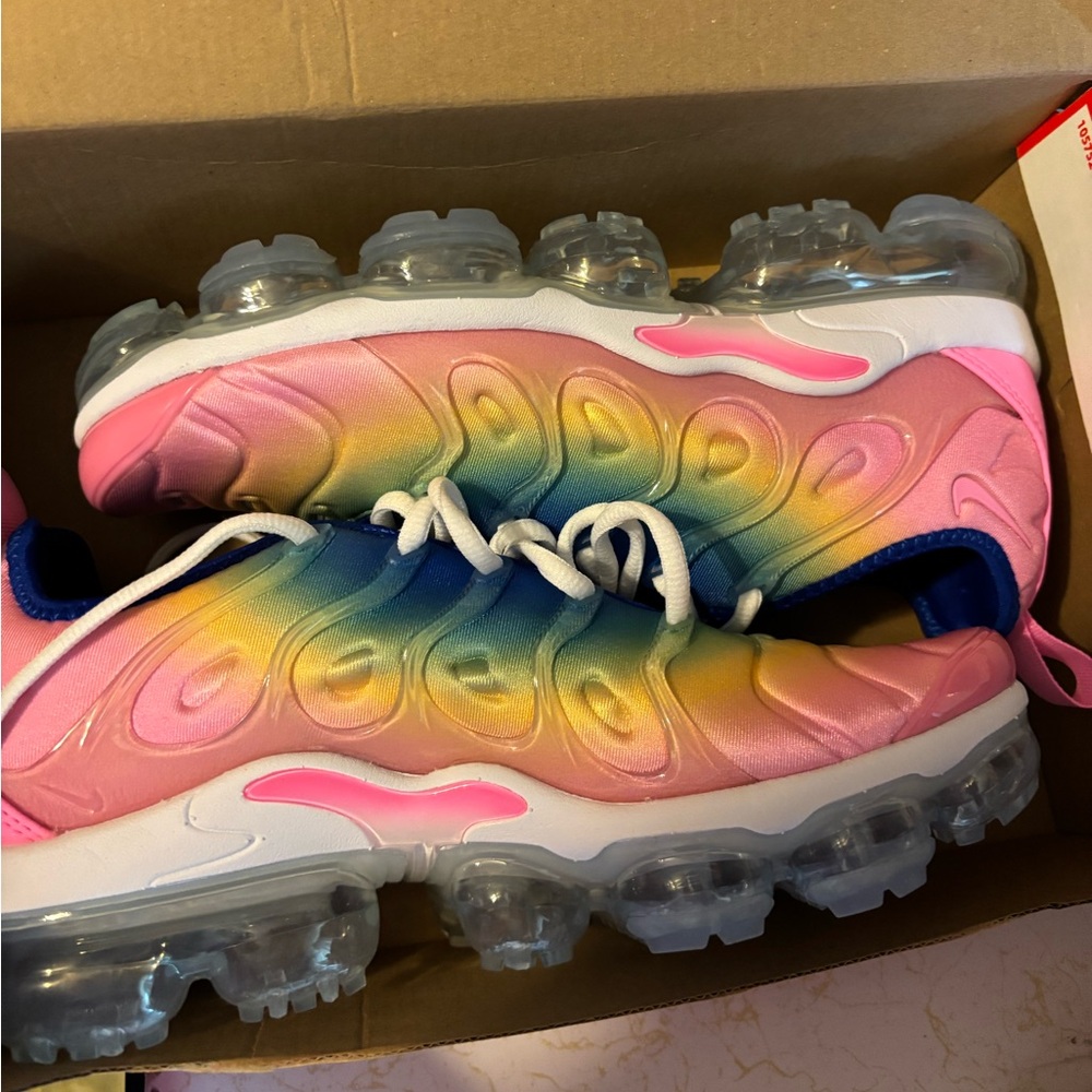 Nike women’s air vapor max plus shoes size 9
